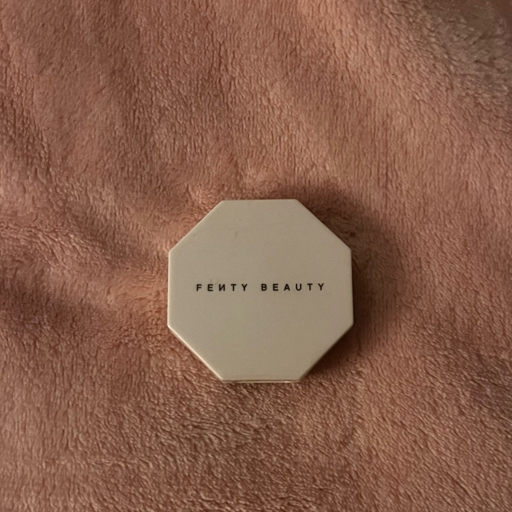 Fenty Beauty mini highlight
